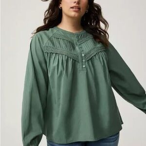 1x Torrid Voile Relaxed Long Sleeve Blouse